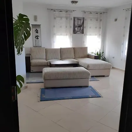 2 Kichuk Paris Apartment *