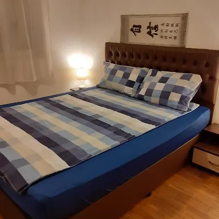 2 Kichuk Paris * Plovdiv